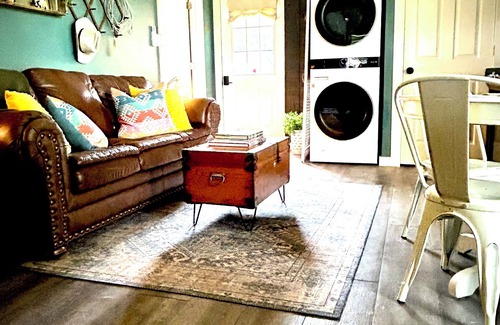 Decatur Cottage | Charming 1-bedroom cottage with AC, WiFi in tranquil Decatur