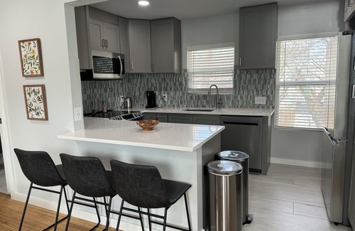 Hancock Apartment | Charming 1-bedroom Guesthouse in Central Austin