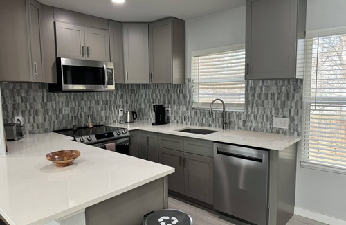 Hancock Apartment | Charming 1-bedroom Guesthouse in Central Austin