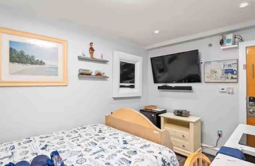 North End Hotel | Charming 1-bedroom hotel with fitness room, WiFi in fabulous Ocean City