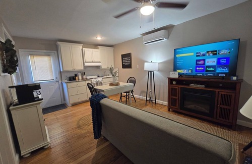 Lubbock House | Charming 1-bedroom house with garage in North Lubbock. Access to TTU & Medical.