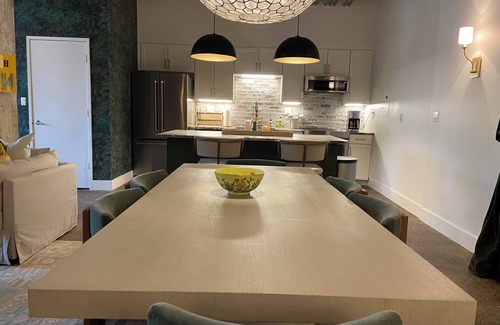 Old Fourth Ward Apartment | Charming 1-bedroom loft on the O4W/Inman Park Beltline in Atlanta with parking