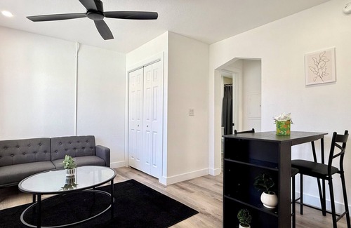 F. Q. Story House | Charming 1-bedroom townhome in enchanting Phoenix with AC