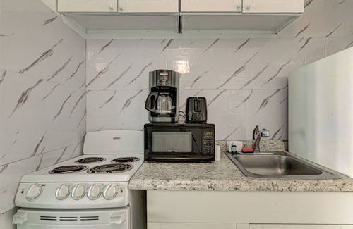 Myrtle Beach Hotel | Charming 1-bedroom hotel in delightful Myrtle Beach with WiFi, AC
