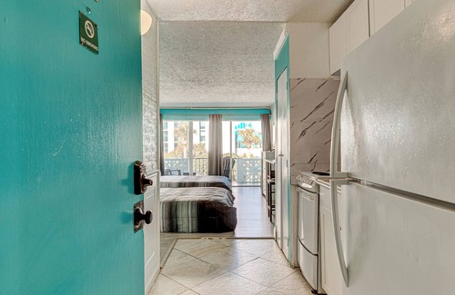 Myrtle Beach Hotel | Charming 1-bedroom hotel in delightful Myrtle Beach with WiFi, AC