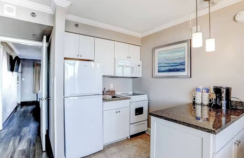 Myrtle Beach Condo | Charming 1-bedroom condo in gorgeous Myrtle Beach with AC, fitness room