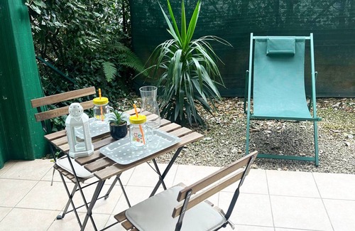 Cambo-les-Bains Apartment | Charming 1-BR Apt in Quiet Area, 20 mins Walk to Center, Parking, WiFi, Pet-Friendly, Terrace