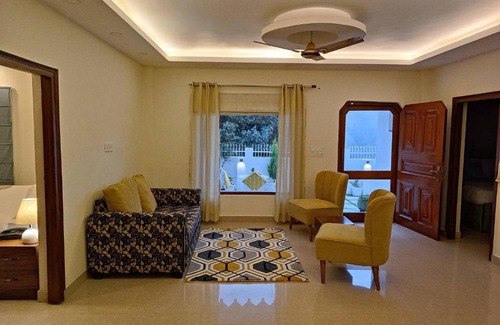 Landour House | Charming 10-bedroom Forest Resort With Barbeque Bonfire