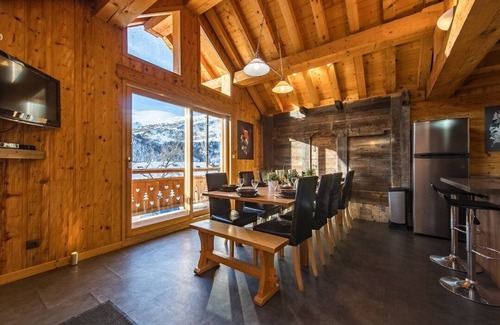 Saint-Sorlin-d'Arves Ski Chalet | Charming 11-person chalet close to the village centre