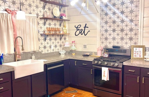 Broken Arrow House | Charming 125year old Victorian 3-bedroom house in fabulous Broken Arrow