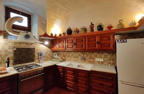 Castello d'Empuries House | Charming 17th Century Restored Stone House, 4 Bedrooms, WiFi, Near Natural Parks & Beaches