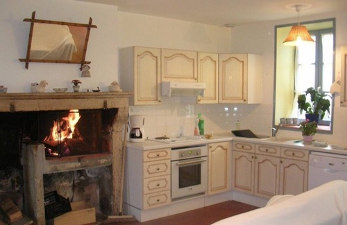 Pervencheres Cottage | Charming 18th-Century Cottage: 3 Bedrooms, Fireplace, Large Garden, Near Scenic Villages