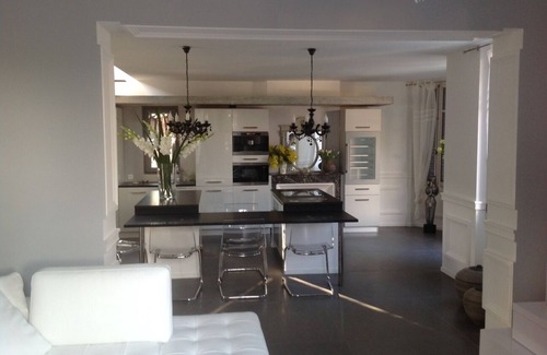 La Seyne-sur-Mer House | Charming 1930s house with swimming pool and air-conditioned bedrooms.