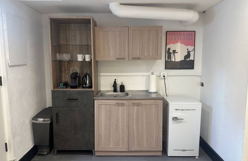 Central Boulder House | Charming 1BD 1,000sf Private Suite, 2 blocks from Pearl Street