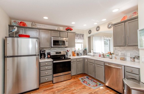 Hadley Villa | Charming 2/2 Courtyard Villa in Village of Hadley with Golf Cart