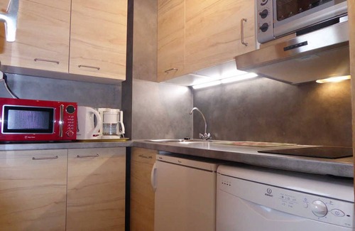 Montchavin Apartment | Charming 2/3-room renovated apartment for 5, close to slopes and shops, free parking