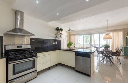 Punta Cana Village Apartment | Charming 2 Bdr apartment in Puntacana Village, free wifi, pool, near everything.