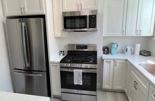 Poets Corner House | Charming 2-bed 2-bath Berkeley Home