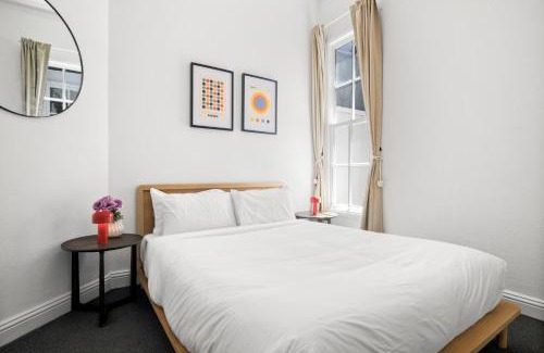 Cremorne House | Charming 2-Bed Home with Outdoor Space in Cremorne