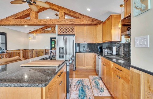 Barstow House | Charming 2-bedroom house in fabulous Prince Frederick with AC, WiFi