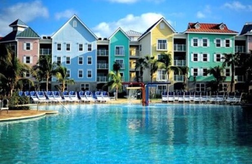Paradise Island Apartment | Charming 2-bedroom apartment with AC, and lots of amenities in Paradise Island