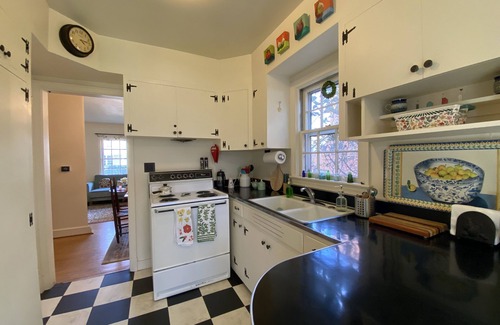 Fry's Spring House | Charming 2 bedroom Brick Cottage in Charlottesville, minutes from Scott Stadium