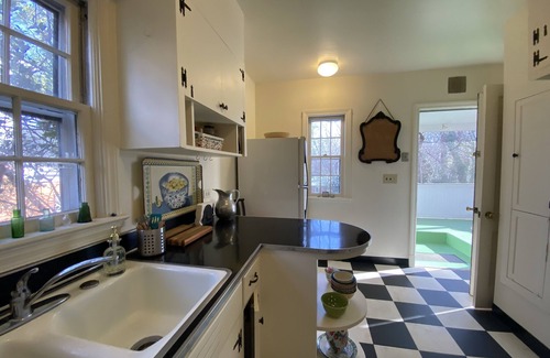 Fry's Spring House | Charming 2 bedroom Brick Cottage in Charlottesville, minutes from Scott Stadium