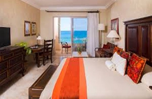 El Medano Ejidal Resort | Charming 2-bedroom resort with fitness room and AC in brilliant Cabo San Lucas