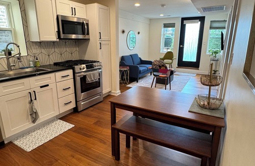 Bridgeport Apartment | Charming 2-bedroom 1 bathroom Bridgeport Chicago