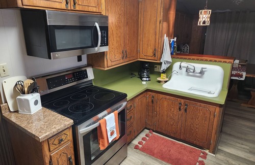 Hennessey House | Charming 2-bedroom, 1 bath house. Patio/Covered Parking. Extra space for parking