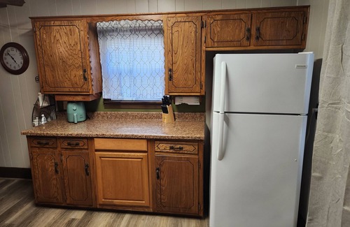 Hennessey House | Charming 2-bedroom, 1 bath house. Patio/Covered Parking. Extra space for parking