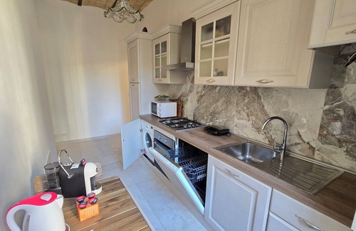 Testaccio Apartment | Charming 2-bedroom and 2-bathroom apartment with AC, WiFi in Roma