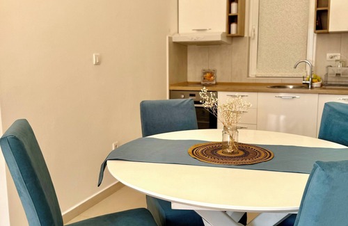 Kotor Apartment | Charming 2-bedroom apartment with WiFi, parking and AC in delightful Dobrota