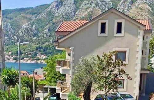 Kotor Apartment | Charming 2-bedroom apartment with WiFi, parking and AC in delightful Dobrota