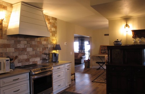 Prescott Apartment | Charming 2-bedroom apartment in delightful Prescott. Views! Close to downtown!