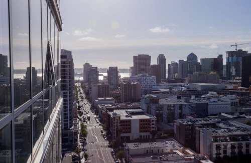 East Village Apartment | Charming 2-bedroom apartment with fitness room and Pool in downtown San Diego