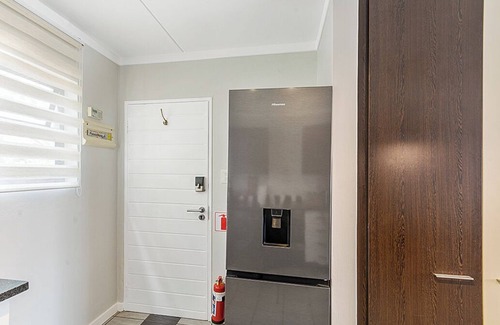 Greater Johannesburg Metropolitan Area Apartment | Charming 2-bedroom apartment in Dainfern Square, Fourways next to shops