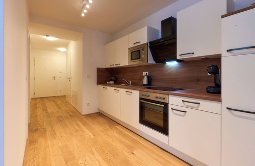 Vienna Apartment | Charming 2-bedroom apartment with terrace, grill, WiFi, AC in brilliant Vienna