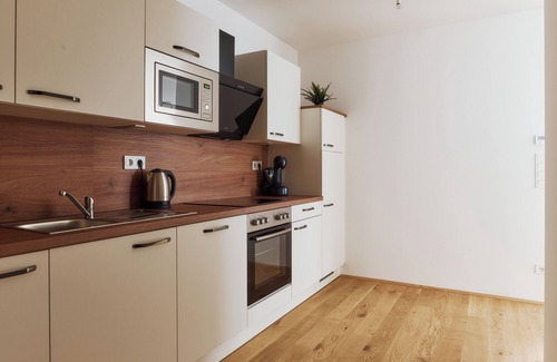Vienna Apartment | Charming 2-bedroom apartment with terrace, grill, WiFi, AC in brilliant Vienna