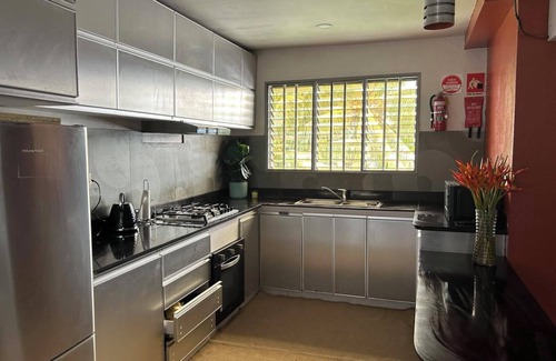 Suva House | Charming 2-bedroom apartment with AC, WiFi in brilliant Suva