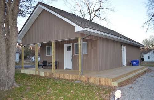 Sedalia House | Charming 2-bedroom bungalow in tranquil Sedalia with WiFi lots of upgrades!