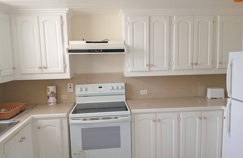 Hastings Condo | Charming 2-bedroom condo with WiFi and AC in brilliant Bridgetown
