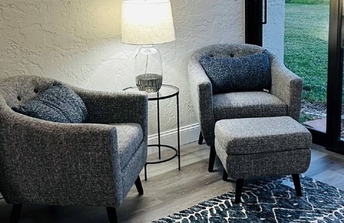 Iona Condo | Charming 2-bedroom condo with AC and WiFi in wonderful Fort Myers, FL