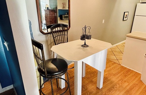 McGregor Condo | Charming 2-bedroom Condo with WiFi, AC in Superb Fort Myers location near Beach