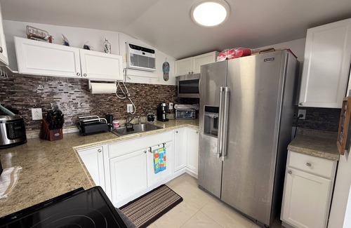 Key Largo Village RV Rental | Charming 2-bedroom campground in Key Largo with AC