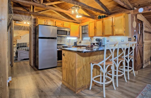 Hemphill Cabin | Charming 2 bedroom cabin on Toledo Bend