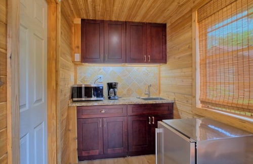 Hemphill Cabin | Charming 2 bedroom cabin on Toledo Bend