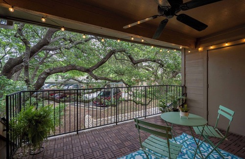 Barton Hills Condo | Charming 2-bedroom condo in Zilker Park ~ Steps from Barton Springs Pool