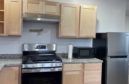 Hoonah Condo | Charming 2-bedroom condo near Hoonah harbor. full kitchen, sleeps 5 with WiFi.