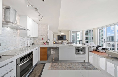 Downtown Miami Condo | Charming 2-bedroom condo with WiFi, in vibrant Downtown Miami